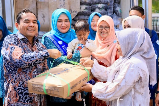 
					Cegah Stunting, Kak Ana Salurkan 5,4 Ton Ikan Segar untuk Warga Lhokseumawe