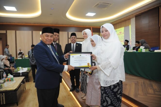 
					FAH UIN Ar-Raniry Luluskan 160 Sarjana, 50 Cum Laude