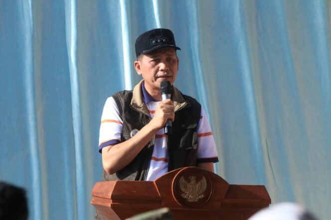 
					 Bupati Aceh Selatan, H. Mirwan MS