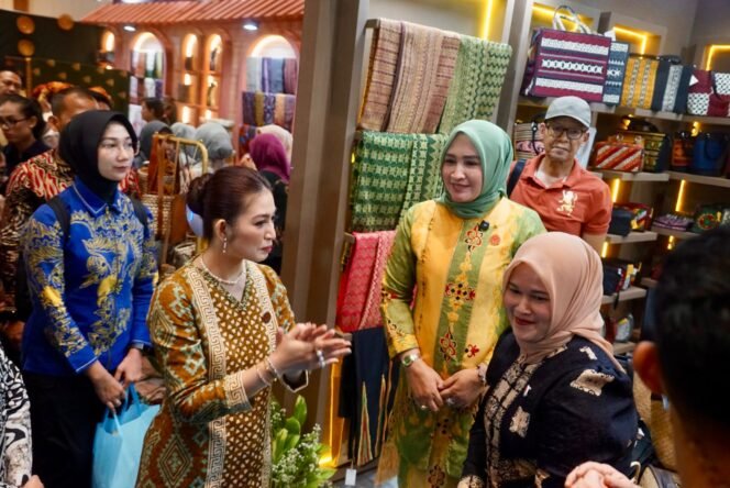 
					Ketua Dekranasda Nasional Kunjungi Stan Aceh di Inacraft 2025, Apresiasi Keragaman Kerajinan