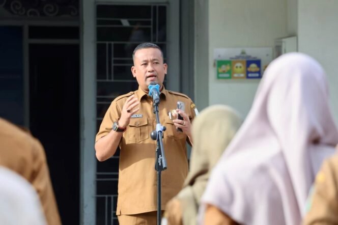 
					Sekretaris Dinsos Aceh Pimpin Apel Pagi, Ingatkan Disiplin dan Profesionalisme