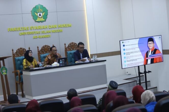 
					Hakim MK: Konstitusi Sebagai Sumber Tertinggi Hukum