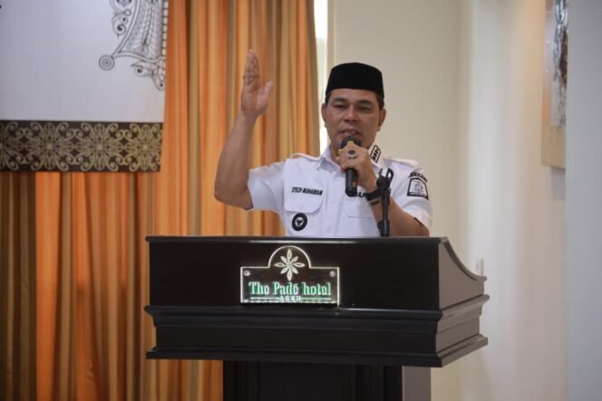 
					
Bupati Aceh Besar H. Muharram Idris (Syech Muharram) saat membuka Lokakarya Percepatan Pengakuan dan Perlindungan Hak-Hak Tenurial MHA sebagai strategi peningkatan pemberdayaan ekonomi dan kesejahteraan masyarakat di The Pade Hotel, Kecamatan Darul Imarah, Aceh Besar, Rabu (29/10/2025).

FOTO/MC ACEH BESAR