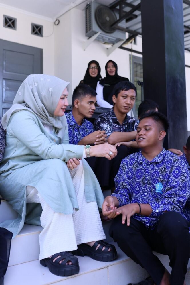 
					Kunjungi RSBM, Kak Na Belajar Membaca dan Menulis Qur’an Braille