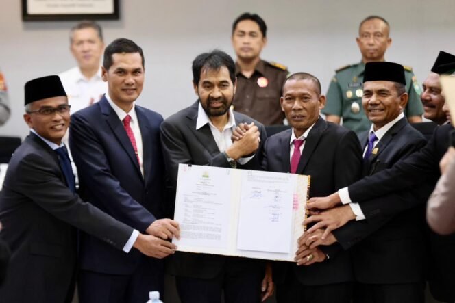 
					Gubernur Mualem dan DPRA Tandatangani KUA-PPAS 2026