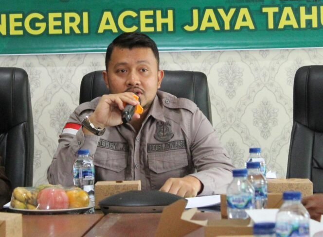 
					
Kepala Seksi Intelijen Kejari Aceh Jaya, Cherry Arida