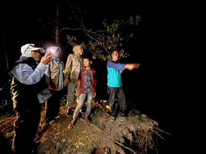 
					Kak Na Antar Bantuan ke Lhok Gunci, Perkampungan yang Berubah Menjadi Sungai