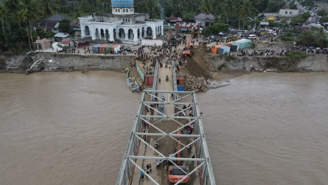 
					Jembatan Bailey Teupin Mane 