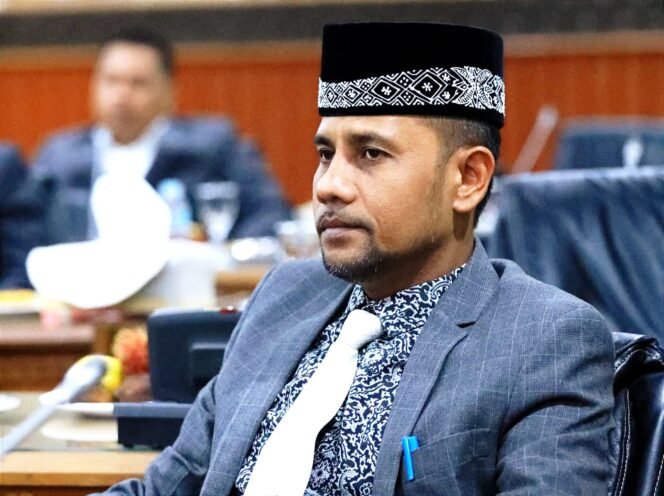 
					Ketua Komisi I Dewan Perwakilan Rakyat Aceh (DPRA), Teungku Muharuddin