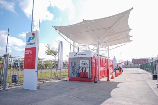 
					: Ilustrasi layanan BBM jenis Pertamax Turbo hadir di SPBU modular area Pertamina Mandalika International Circuit, Lombok, NTB, dalam rangka mendukung perhelatan Pertamina Grand Prix of Indonesia pada 27-29 September 2024. (Foto: PT Pertamina Patra Niaga)