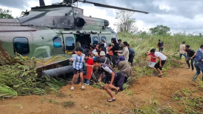 
					Hari Ini, 3,1 Ton Logistik untuk Aceh Tengah Disalurkan Pakai Helikopter