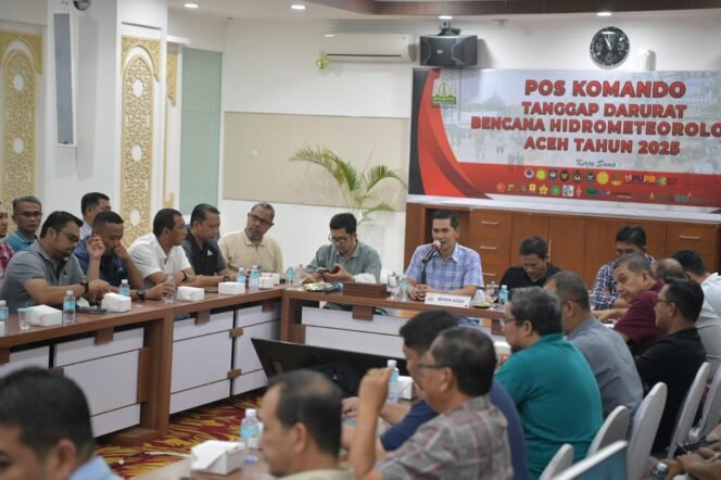
					Sekda Aceh, M. Nasir, S.IP, MPA didampingi Para Asisten, Staf Ahli Gubernur serta Kepala SKPA Rapat Persiapan Penugasan Relawan ASN Pemerintah Aceh Tahap II di Kabupaten Aceh Tamiang, Kamis, 01/01/2026.