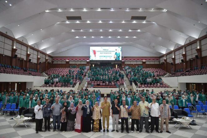 
					Sekda Aceh, M. Nasir menghadiri Pembekalan Mahasiswa KKN USK dan Kuliah Kerja Nyata Tematik Kebencanaan Siklon Tropis Senyar 2026 di Gedung AAC Dayan Dawood, Selasa, 06/01/2026.