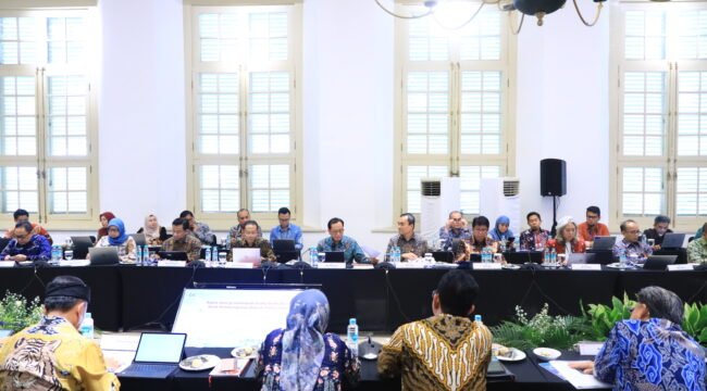 Pertemuan dengan Direktur Utama dan Anggota Dewan Komisaris Bank Induk, Pelaksana Perusahaan Induk, serta seluruh Bank Anggota KUB BPD yang diselenggarakan di Gedung A.A. Maramis, Jakarta, Selasa (3/2/2026). (Fotoi: Dok. OJK)