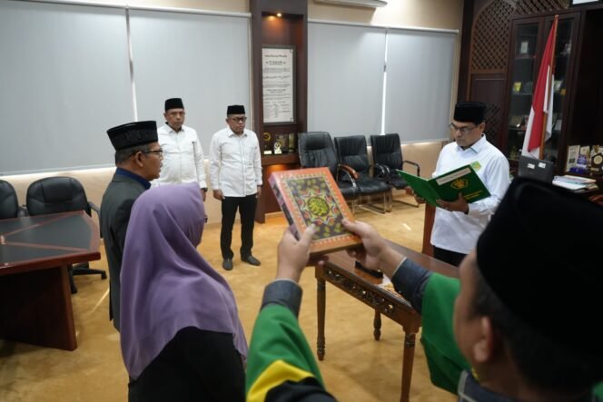 
					Rektor UIN Ar-Raniry Lantik Dua Pejabat Struktural