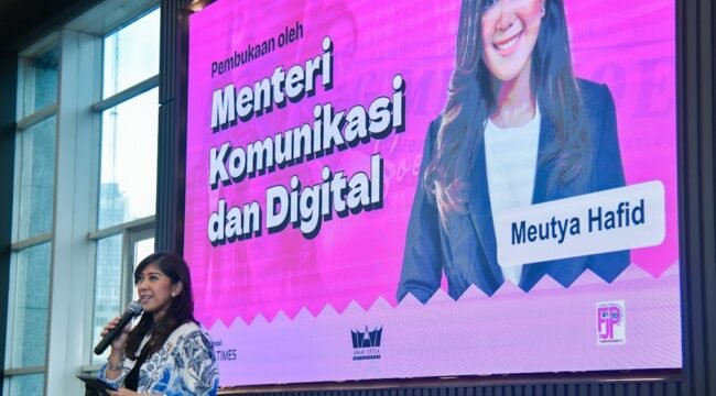 Menkomdigi Meutya Hafid menyampaikan sambutan dalam Pemutaran dan Diskusi Film 3 Wajah Rohanna Koeddoes di Kantor IDN, Kuningan Barat, Jakarta Selatan, Jumat (06/02/2026). (Foto: Pey HS/Komdigi)