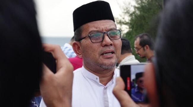 Kepala Kantor Wilayah Kementerian Agama Provinsi Aceh, Drs H Azhari MSi