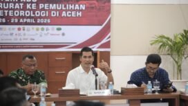 Sekda Aceh, M. Nasir, S.IP, MPA didampingi Asisten I, Drs Syakir bersama Ka.  SKPA memimpin rapat evaluasi kesiapan penanganan korban bencana hidrometeorologi menjelang bulan suci Ramadhan di Posko Pemulihan Bencana Aceh, Senin, 16 Februari 2026.