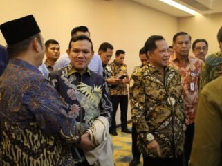 Wakil Gubernur Aceh, Fadhlullah, SE menghadiri Rapat Koordinasi Tingkat Menteri Satgas Rehabilitasi & Rekontruksi Pascabencana di Provinsi Aceh, Provinsi Sumatera Utara & Provinsi Sumatera Barat di Ruang Rapat Lantai 14, Gedung Kemenko PMK, Jakarta Pusat, Jum'at, 27 Februari 2026
Turut hadir dalam Rakor MenkoPolhukam, Menko Infrastruktur, Menko PMK, Menko Pembangunan Masyarakat, Mendagri, Menteri Bappenas