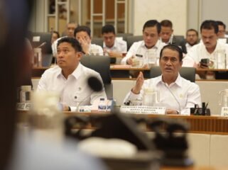 Mentan Andi Amran Sulaiman dan Wamentan Sudaryono saat Rapat Kerja dengan Komisi IV DPR RI di Jakarta. (Foto: Dok. Kementan)