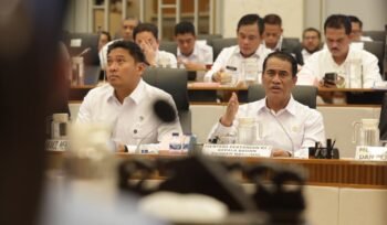 Mentan Andi Amran Sulaiman dan Wamentan Sudaryono saat Rapat Kerja dengan Komisi IV DPR RI di Jakarta. (Foto: Dok. Kementan)