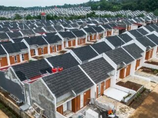 Kompleks perumahan KPR subsidi, Kaliwungu, Kabupaten Kendal, Jawa Tengah, Senin (17/11/2025).  (ANTARAFOTO