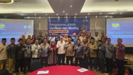 

Rektor UIN Ar-Raniry bersama para rektor Perguruan Tinggi Keagamaan Islam Negeri (PTKIN) lainnya saat mengikuti kegiatan penyusunan Petunjuk Teknis (Juknis) Verifikasi dan Skoring SPAN PTKIN 2026 di Jakarta, 28 Februari–1 Maret 2026.