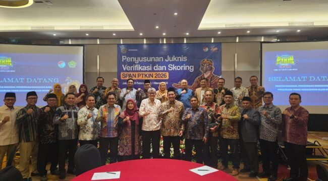 

Rektor UIN Ar-Raniry bersama para rektor Perguruan Tinggi Keagamaan Islam Negeri (PTKIN) lainnya saat mengikuti kegiatan penyusunan Petunjuk Teknis (Juknis) Verifikasi dan Skoring SPAN PTKIN 2026 di Jakarta, 28 Februari–1 Maret 2026.