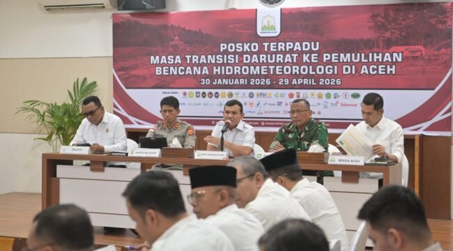 Wakil Gubernur Aceh Fadhlullah, SE, didampingi Sekretaris Daerah Aceh M Nasir, memimpin rapat terkait penanganan inflasi, peringatan Malam Nuzulul Qur’an dan Festival Ramadhan 1447 H, di ruang potensi daerah Setda Aceh, Rabu (6/3/2026).