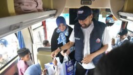 Gubernur Aceh H. Muzakir Manaf bersama Forkopimda Aceh melepas rombongan peserta Program Mudik Gratis Pemerintah Aceh dari Depo Trans Koetaradja, Banda Aceh, Minggu, 15/03. Program yang diselenggarakan melalui Dinas Perhubungan Aceh itu digelar untuk membantu masyarakat pulang ke kampung halaman menjelang Hari Raya Idul Fitri 1447 Hijriah dengan lebih aman, nyaman, dan terjangkau.
