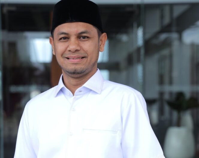 
					Ilham Novrizal, Pemimpin Divisi Sekretariat Perusahaan Bank Aceh