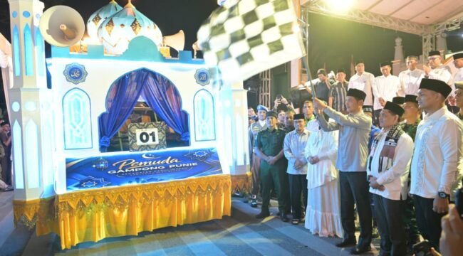 Sekretaris Daerah Aceh, M. Nasir, S.IP, MPA bersama Forkopimda dan Wali Kota Banda Aceh, melepas Pawai Takbir Idul Fitri 1447 H, di Halaman Depan Masjid Raya Baiturrahman Banda Aceh, 20/3/2026
Jam : 20.30 - 22.00