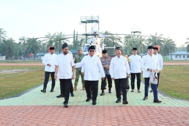 
					Presiden Prabowo Subianto Shalat Idul Fitri di Aceh Tamiang, Gubernur dan Wagub Tampil bersama Sambut Kunjungan