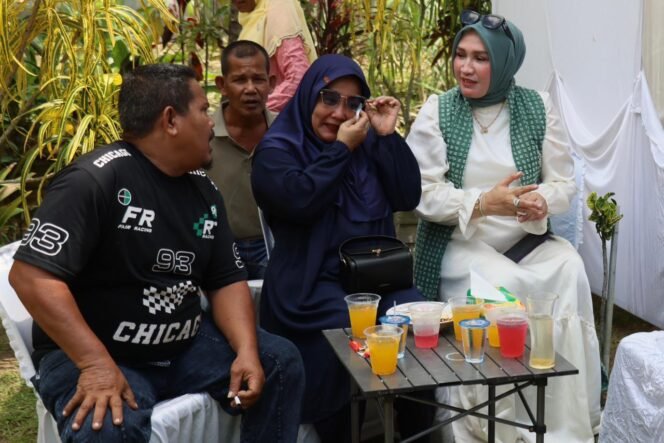 
					Nostalgia Kak Na dan Bang Ucok, Sopir Truk Tangki yang Membantunya Trabas Banjir