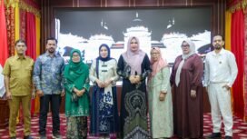 Ketua Dekranasda Aceh Marlina Muzakir, menggelar silaturrahmi dan halal bi Halal Idul Fitri 1447 Hijriah dengan seluruh jajaran pengurus Dekranasda Aceh, di Meuligoe Gubernur Aceh, Senin (30/3/2026) pagi.