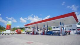 ktivitas kendaraan mengisi bahan bakar SPBU Pertamina di Makassar, Sulawesi Selatan. (Foto: Dok. Pertamina Patra Niaga)