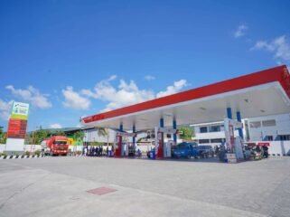 ktivitas kendaraan mengisi bahan bakar SPBU Pertamina di Makassar, Sulawesi Selatan. (Foto: Dok. Pertamina Patra Niaga)