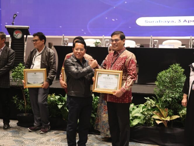 
					Peringkat 14 Dunia SIR 2026, UIN Ar-Raniry Raih Penghargaan Diktis