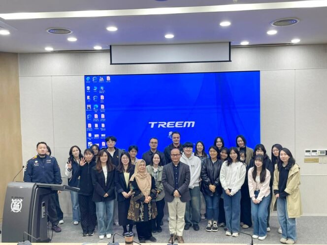 
					Prof Eka Isi Kuliah Tamu di Seoul National University, Bahas Riset Generasi Muda Muslim dan K-Pop