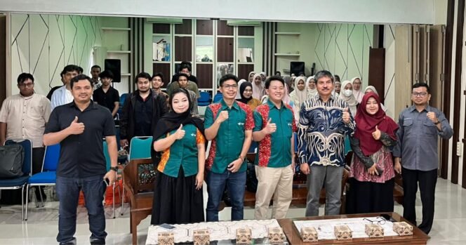 
					Avian Brands Bekali Mahasiswa Arsitektur FST UIN Ar-Raniry dengan Ilmu Pengecatan