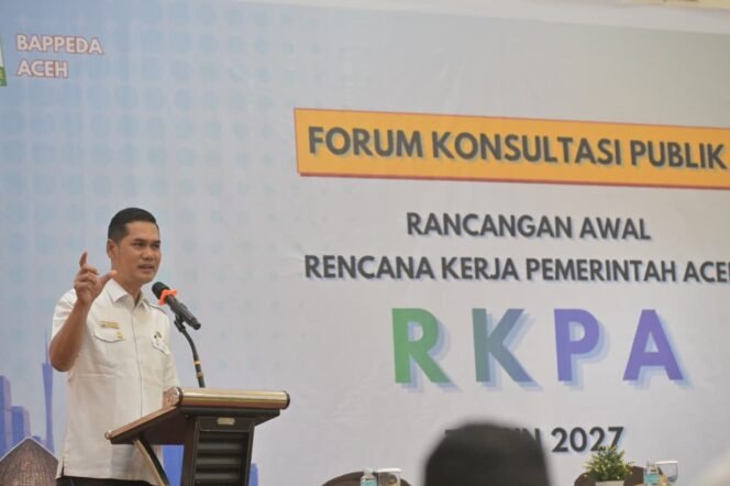
					Sekretaris Daerah Aceh, M. Nasir, S.IP, M. SI membuka forum Konsultasi Publik Rancangan  Awal rencana kerja Pemerintah Aceh Tahun 2027 di Aula Hotel Grand Nanggroe Aceh, Banda Aceh, 8/4/2026