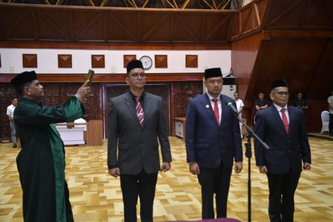 
					Mualem Lantik Tiga Kepala SKPA, Tekankan Percepatan Kinerja dan Serapan Anggaran