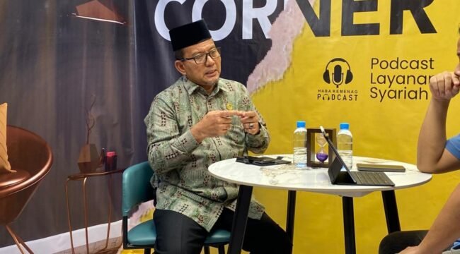 Kepala Kantor Wilayah Kementerian Agama Provinsi Aceh, Drs H Azhari MSi