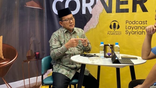 
					Kepala Kantor Wilayah Kementerian Agama Provinsi Aceh, Drs H Azhari MSi