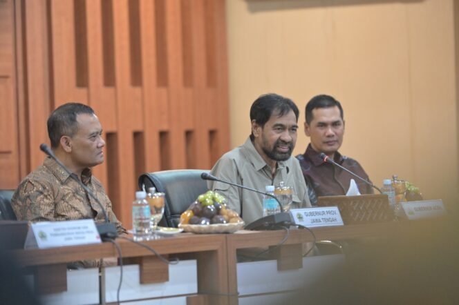 
					Gubernur Aceh, H. Muzakir Manaf (Mualem)