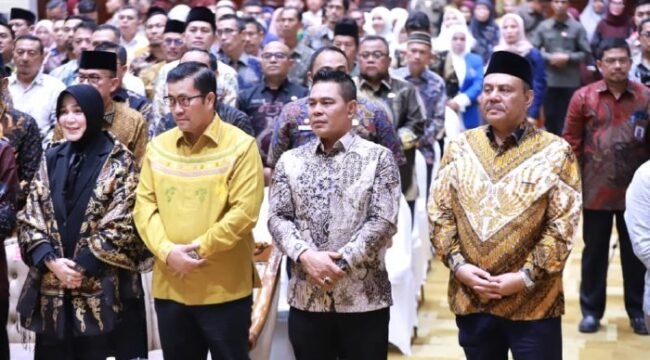 Bupati Aceh Besar H Muharram Idris (Syech Muharram), menghadiri Musrenbang RKPA Tahun 2027, di Anjong Mon Mata, Komplek Pendopo Gubernur Aceh, Kota Banda Aceh, Kamis (23/4/2026). FOTO/ PROKOPIM PEMKAB ACEH BESAR