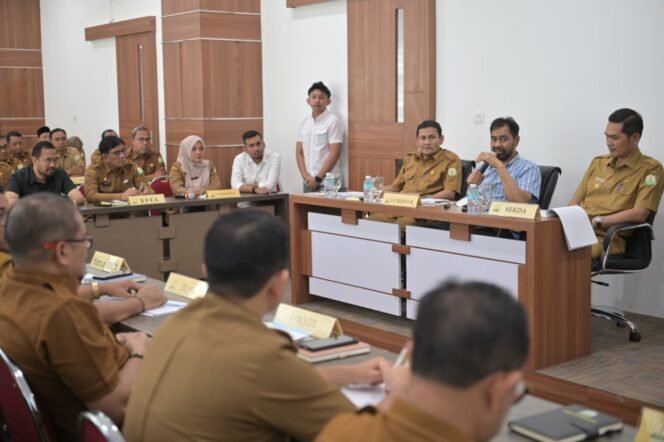 
					Gubernur Aceh, Muzakir Manaf yang akrab disapa Mualem
