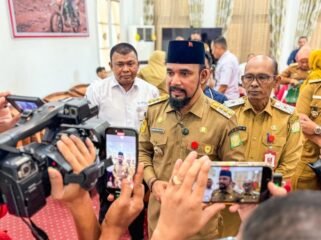 Bupati Aceh Timur Iskandar Usman Al-Farlaky, S.H.I, M.Si