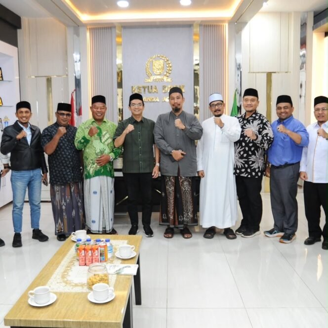 
					Ketua DPRK Banda Aceh Bersama NU Dukung Penegakan Syariat Islam oleh Walikota