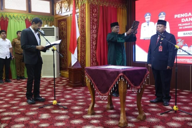 
					Gubernur Aceh Lantik Misran Fuadi sebagai Kepala Dinas Syariat Islam